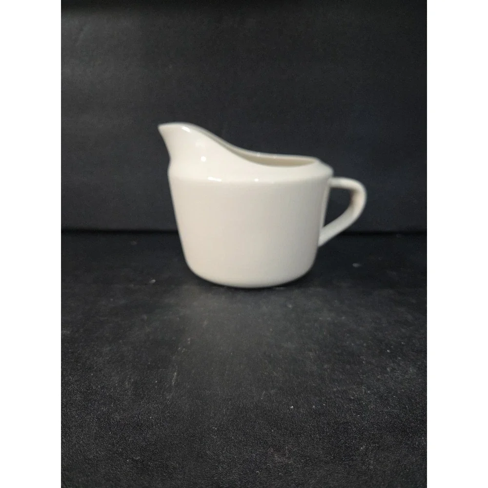 Real‎ Simple White Creamer Pitcher, Sturdy Gravy Sauce Pitcher, Butter Pitcher